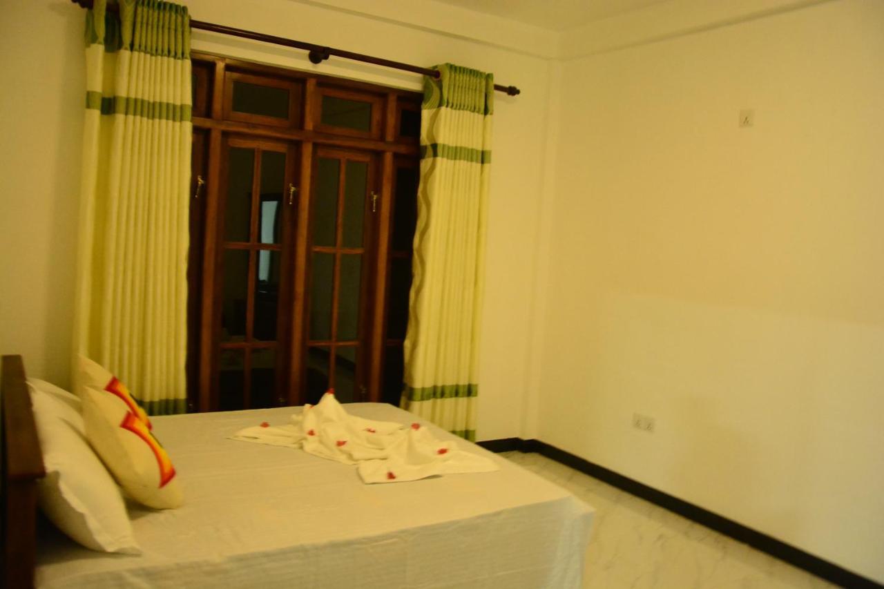 Seven Luck Palace Kandy Exteriör bild
